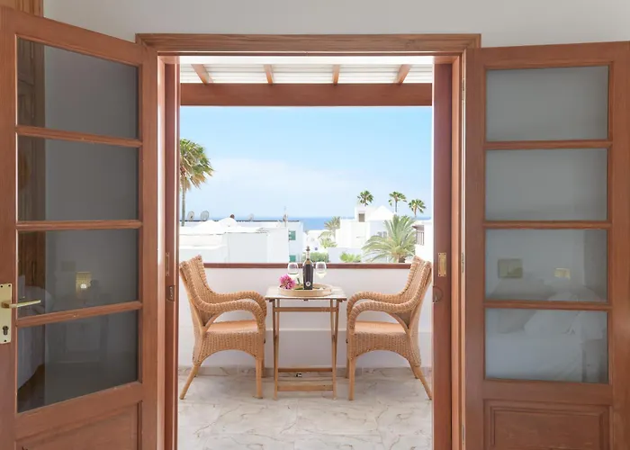 Eric With A Private Stunning Heated Pool Puerto del Carmen (Lanzarote)